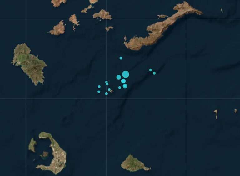 Seismos thira 768x562