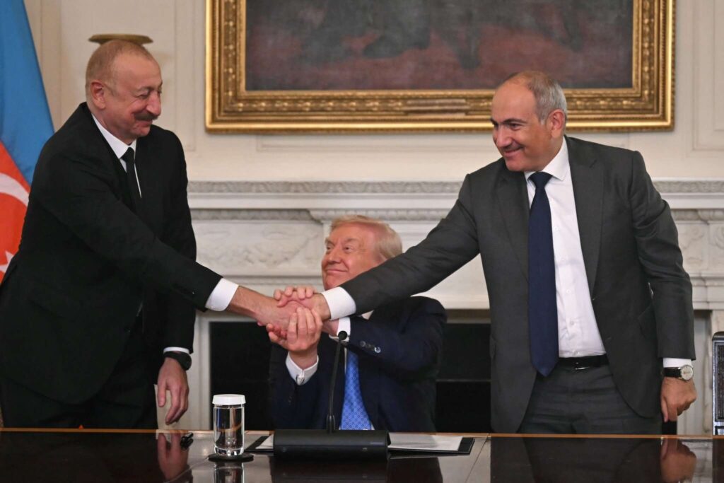 AFP 20250808 69687QR v1 HighRes PresidentTrumpMeetsWithLeadersOfArmeniaAndAzerb