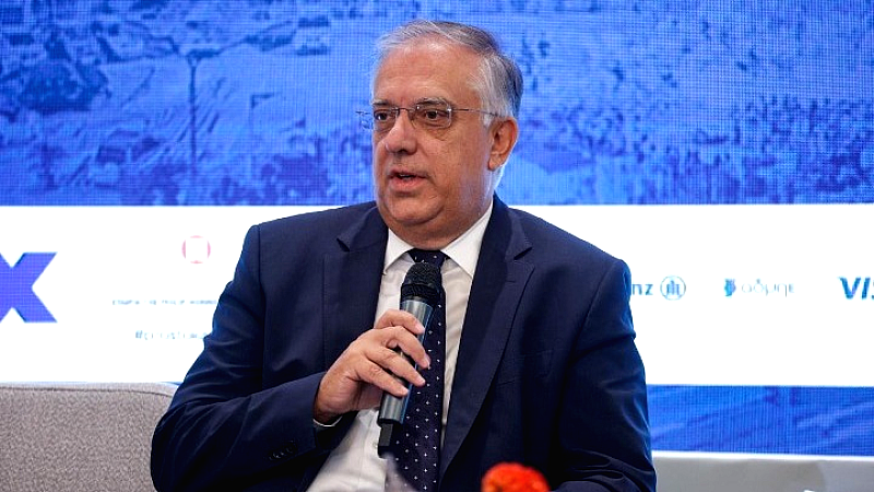 T Theodorikakos O paragogikos metaschimatismos einai pleon ethniki upothesi