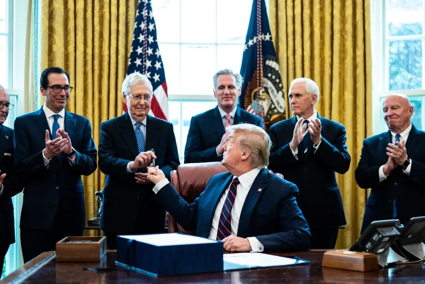 201002133918 07 trump unf file