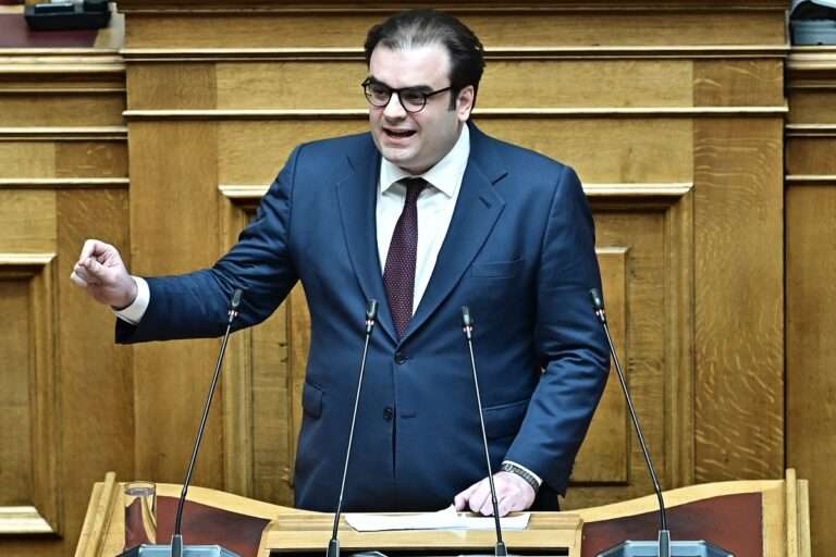 [376253] ΣΥΖΗΤΗΣΗ ΣΤΗΝ ΟΛΟΜΕΛΕΙΑ ΤΗΣ ΒΟΥΛΗΣ ΤΗΣ ΠΡΟΤΑΣΗΣ ΔΥΣΠΙΣΤΙΑΣ ΤΟΥ ΠΑΣΟΚ ΚΙΝΗΜΑΤΟΣ ΑΛΛΑΓΗΣ ΚΑΤΑ ΤΗΣ ΚΥΒΕΡΝΗΣΗΣ / 2η ΗΜΕΡΑ (ΜΙΧΑΛΗΣ ΚΑΡΑΓΙΑΝΝΗΣ/EUROKINISSI)
