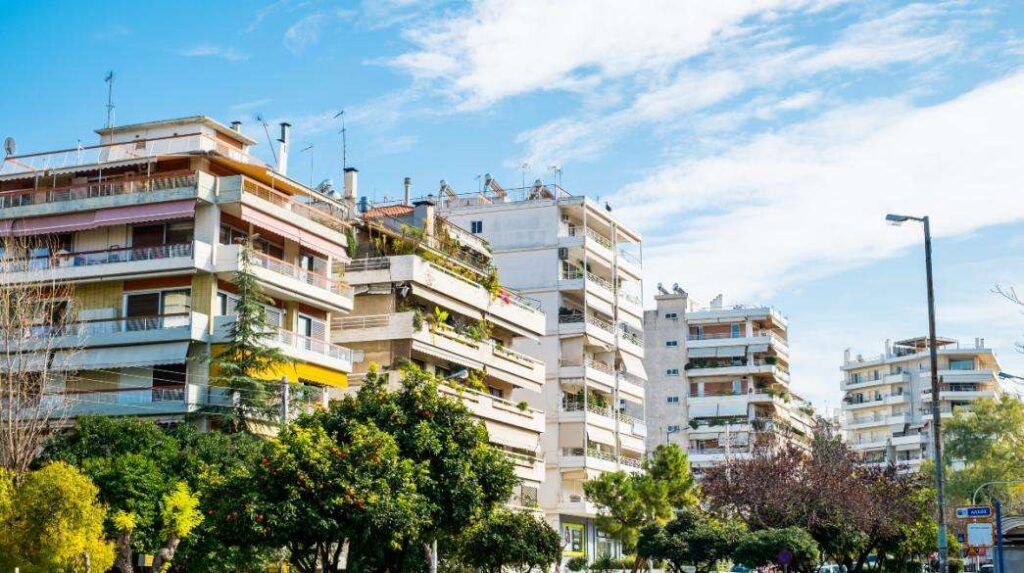 Akinita polykatoikies real estate