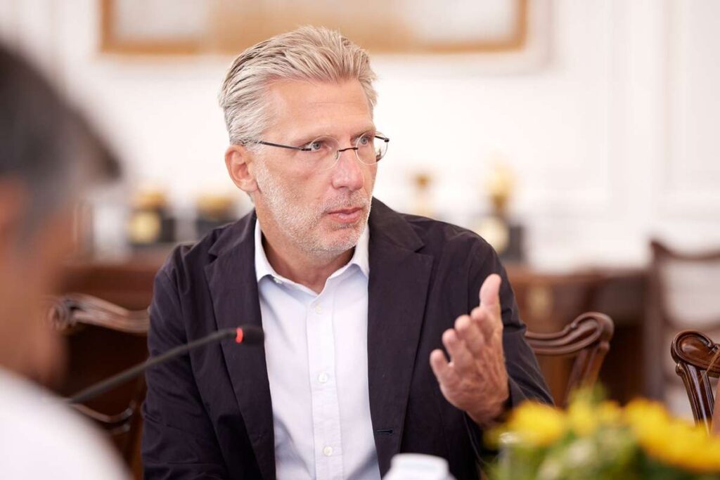 ΠΑΡΟΥΣΙΑΣΗ THΣ ΠΛΑΤΦΟΡΜΑΣ ΓΙΑ ΤΗΝ ΠΡΟΣΒΑΣΙΜΟΤΗΤΑ ΤΩΝ ΑΜΕΑ ΣΕ ΣΥΣΚΕΨΗ ΥΠΟ ΤΟΝ ΠΡΩΘΥΠΟΥΡΓΟ ΚΥΡΙΑΚΟ ΜΗΤΣΟΤΑΚΗ (ΔΗΜΗΤΡΗΣ ΠΑΠΑΜΗΤΣΟΣ/ΓΡΑΦΕΙΟ ΤΥΠΟΥ ΠΡΩΘΥΠΟΥΡΓΟΥ/EUROKINISSI)