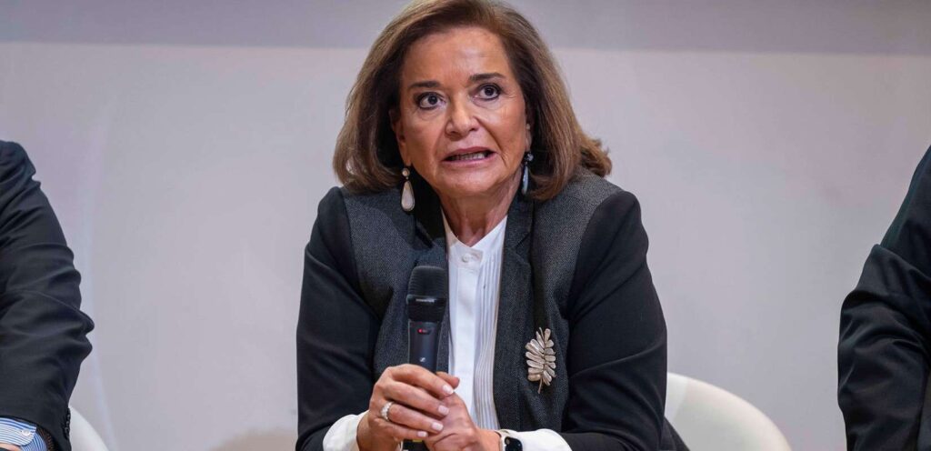 Dora mpakogianni