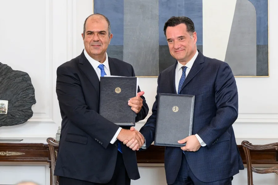 Photo 2 sir stelios haji ioannou and minister of health adonis georgiadis