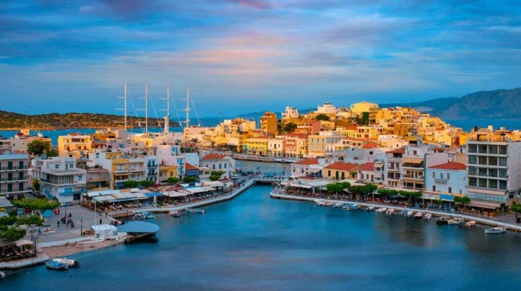 Tourismos gia olous