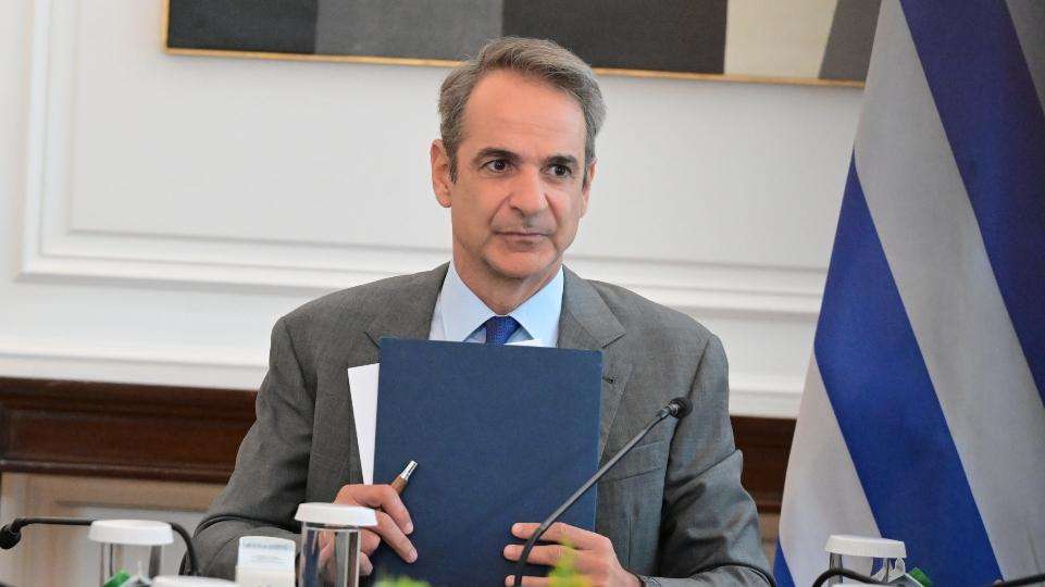 Dimoskopisi gpo gia ta parapolitika katalliloteros prothypoyrgos o mitsotakis para tis apoleies tis